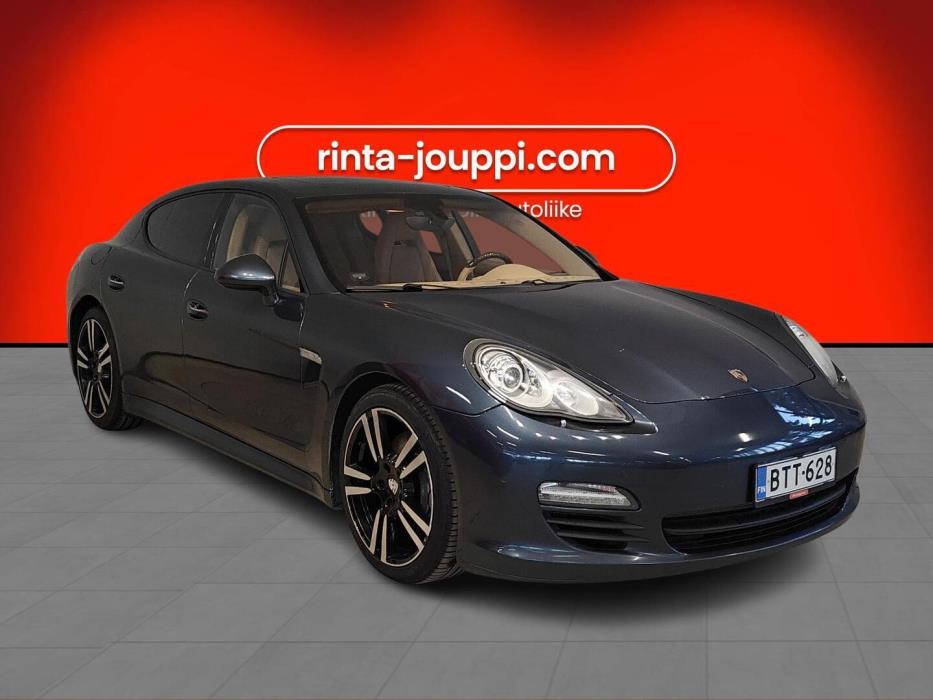 PORSCHE Panamera 2012
