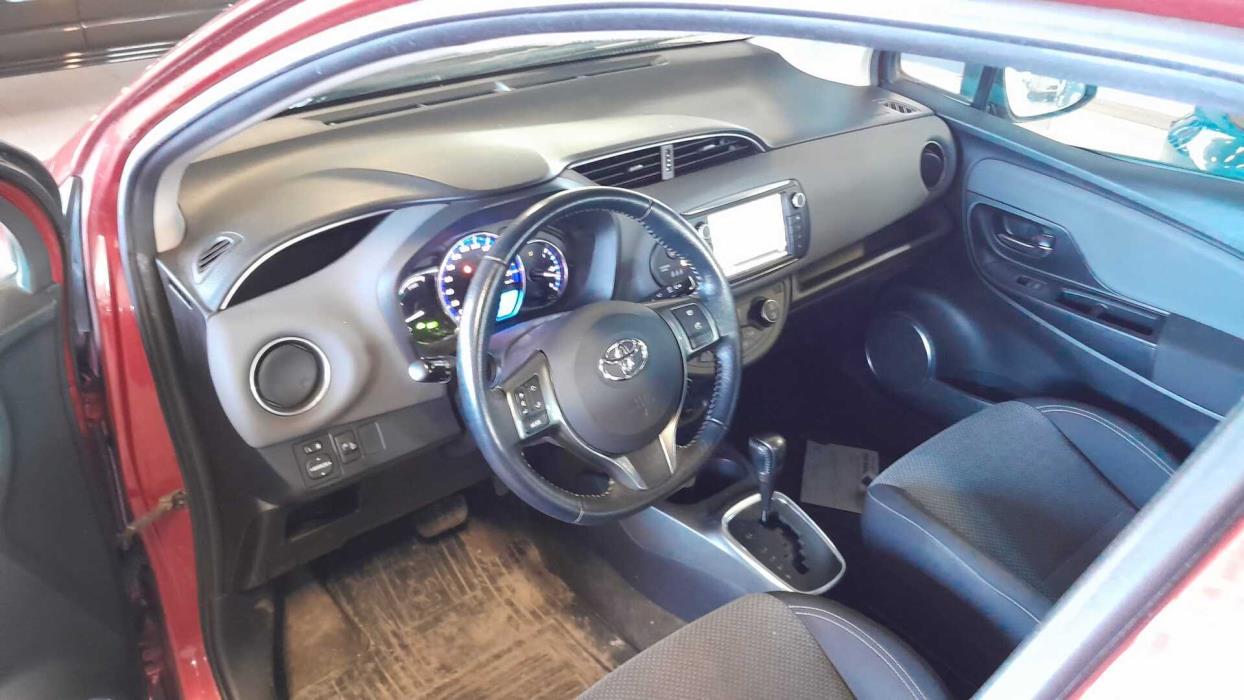 TOYOTA YARIS 2015