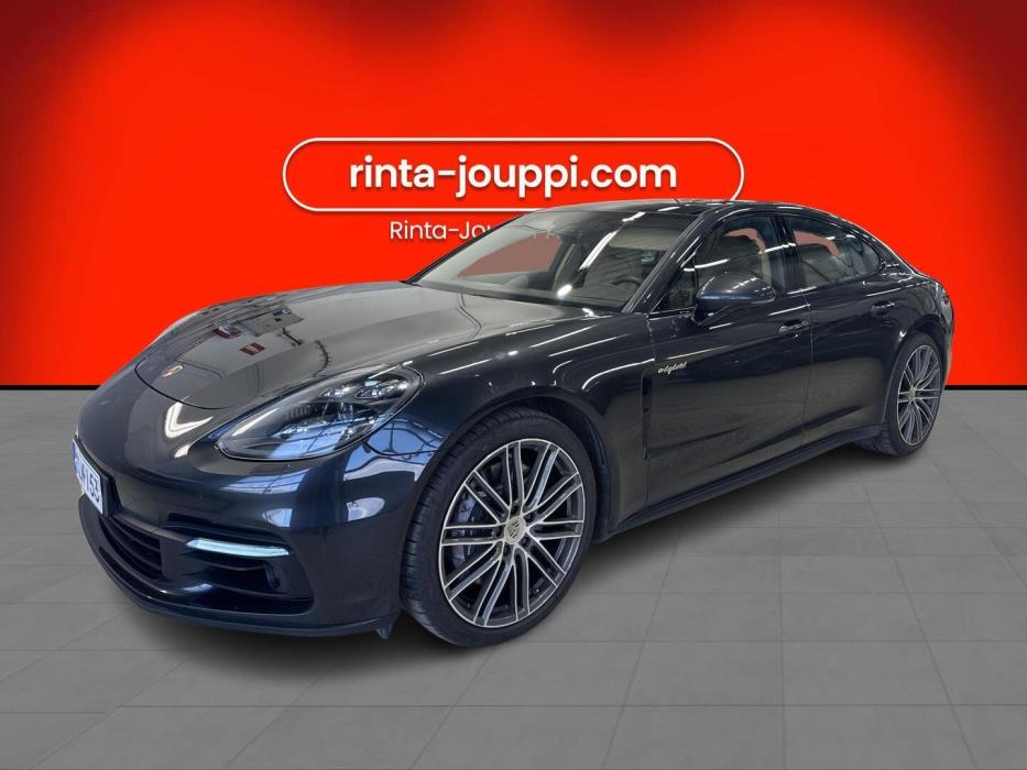 PORSCHE Panamera 2018