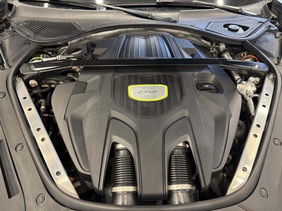 PORSCHE Panamera 2018