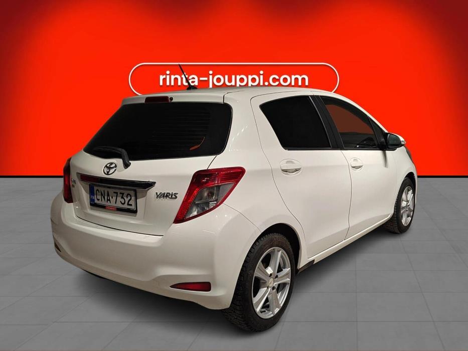 TOYOTA Yaris 2012