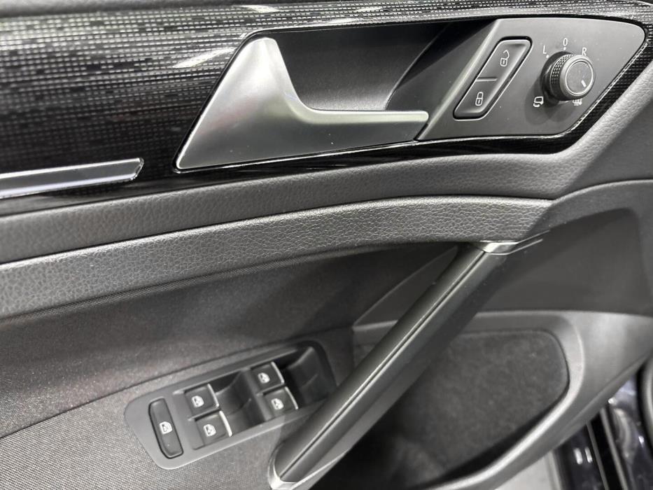 VOLKSWAGEN Golf 2019