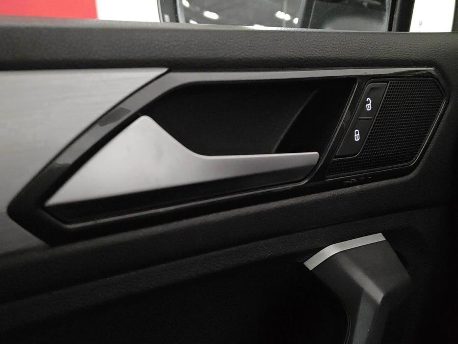 VOLKSWAGEN Tiguan 2016