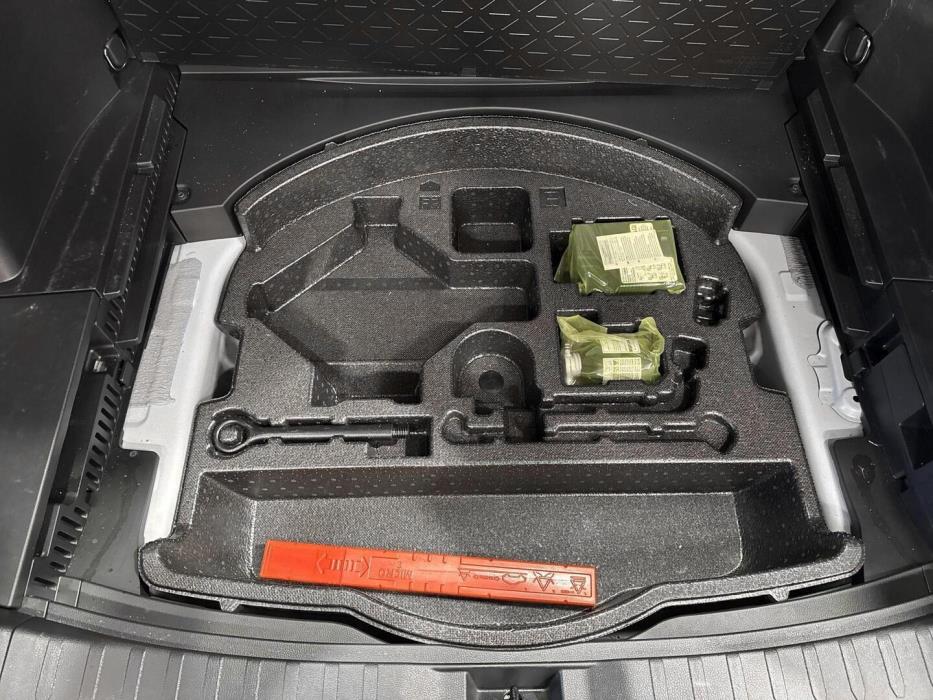 TOYOTA RAV4 2023