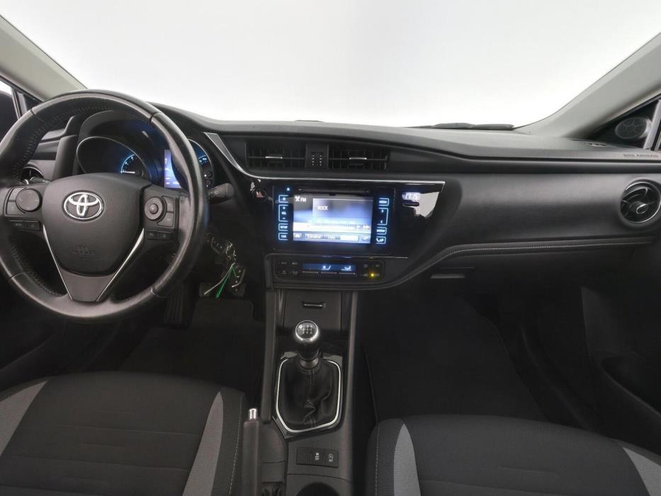 TOYOTA AURIS 2015
