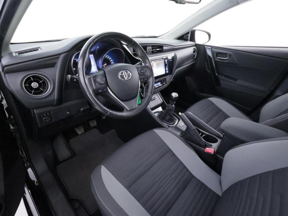 TOYOTA AURIS 2015