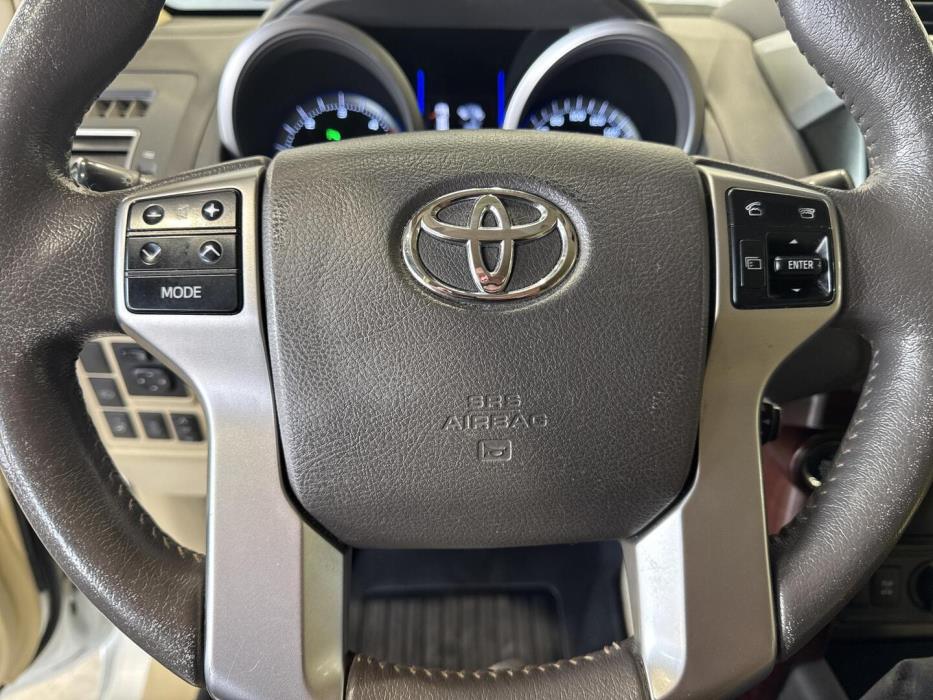 TOYOTA Land Cruiser 2016