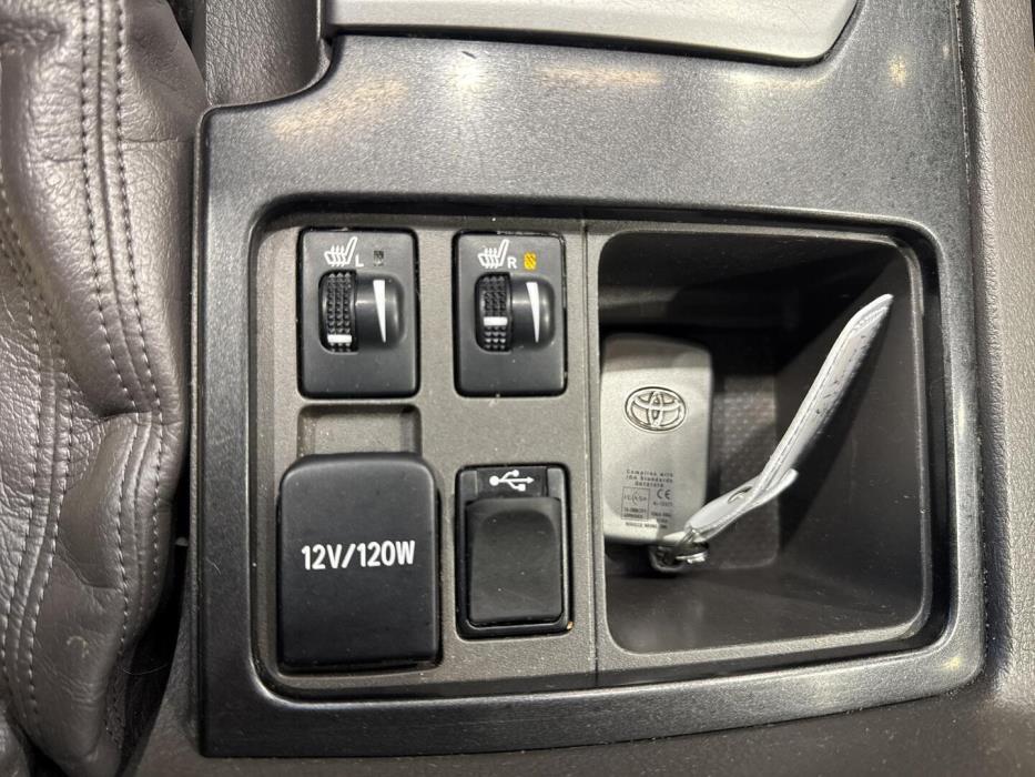 TOYOTA Land Cruiser 2016