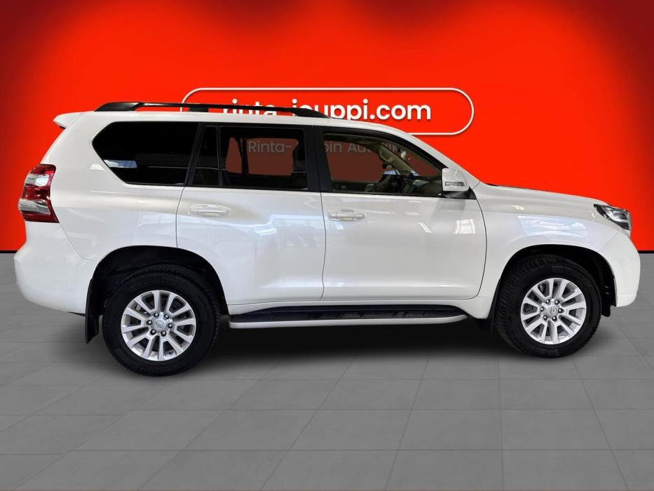 TOYOTA Land Cruiser 2016