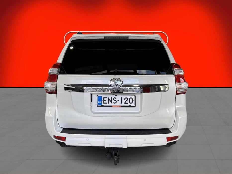 TOYOTA Land Cruiser 2016