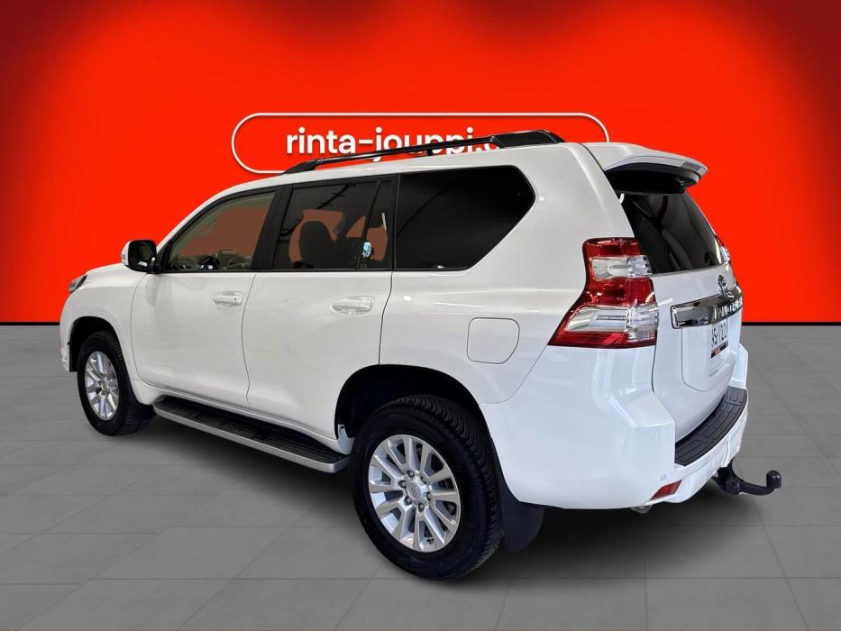TOYOTA Land Cruiser 2016