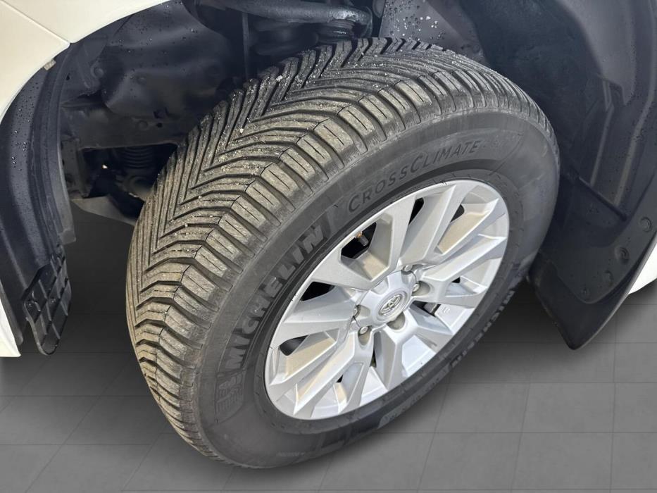 TOYOTA Land Cruiser 2016