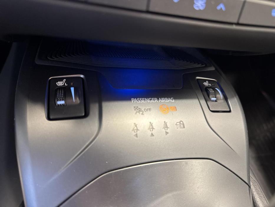TOYOTA AVENSIS 2018