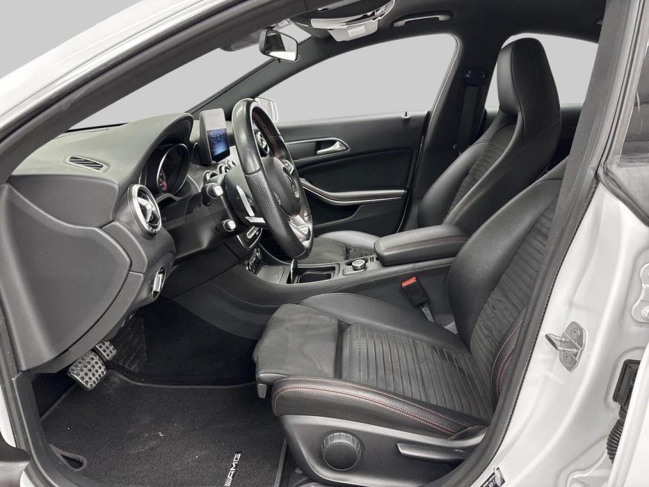 MERCEDES-BENZ CLA 2018