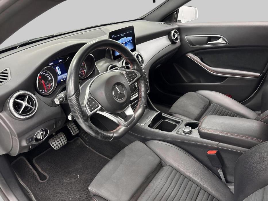 MERCEDES-BENZ CLA 2018