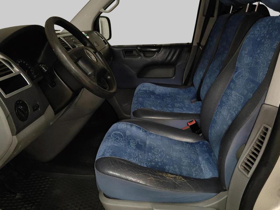 VOLKSWAGEN Transporter 2005