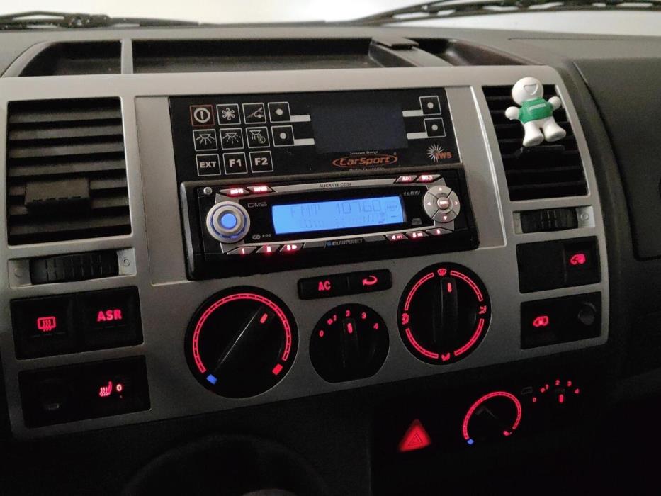 VOLKSWAGEN Transporter 2005