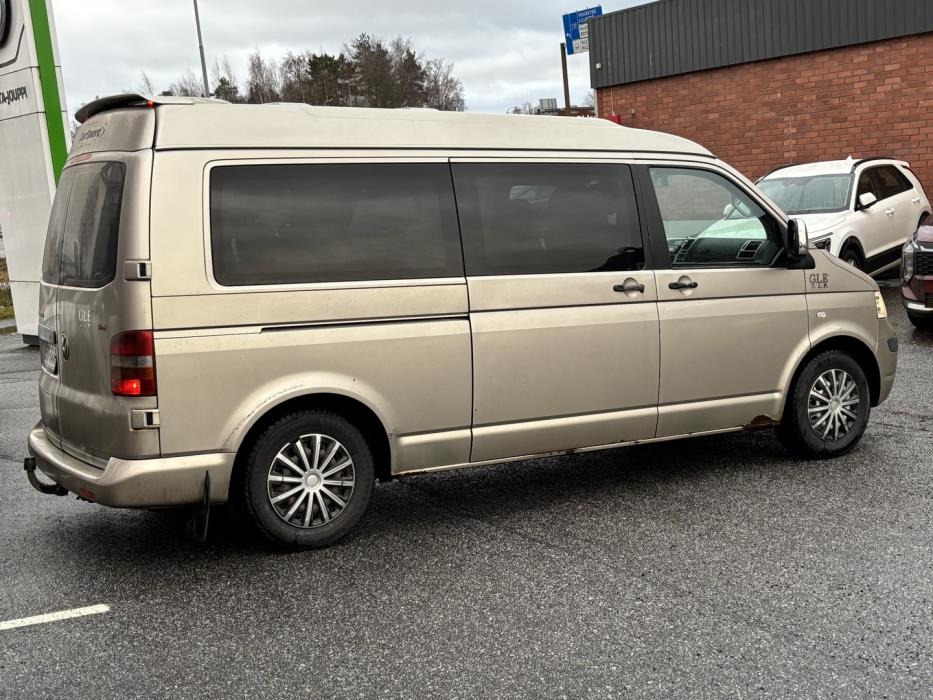 VOLKSWAGEN Transporter 2005