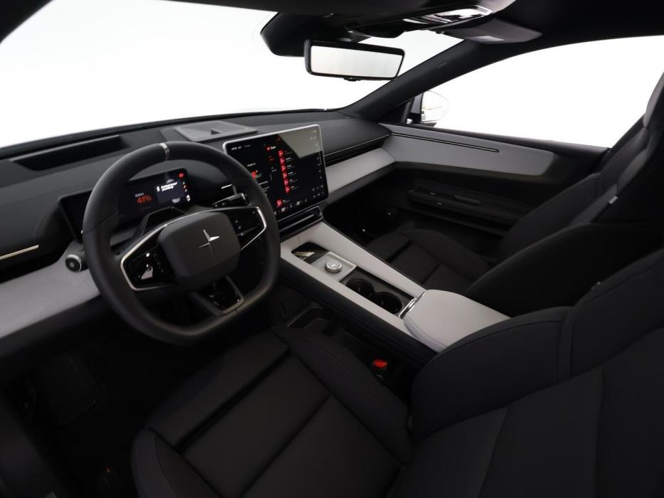 POLESTAR 4 2025