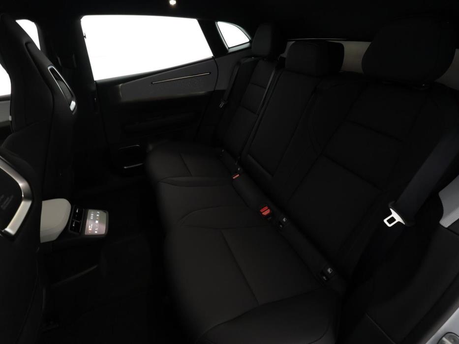 POLESTAR 4 2025