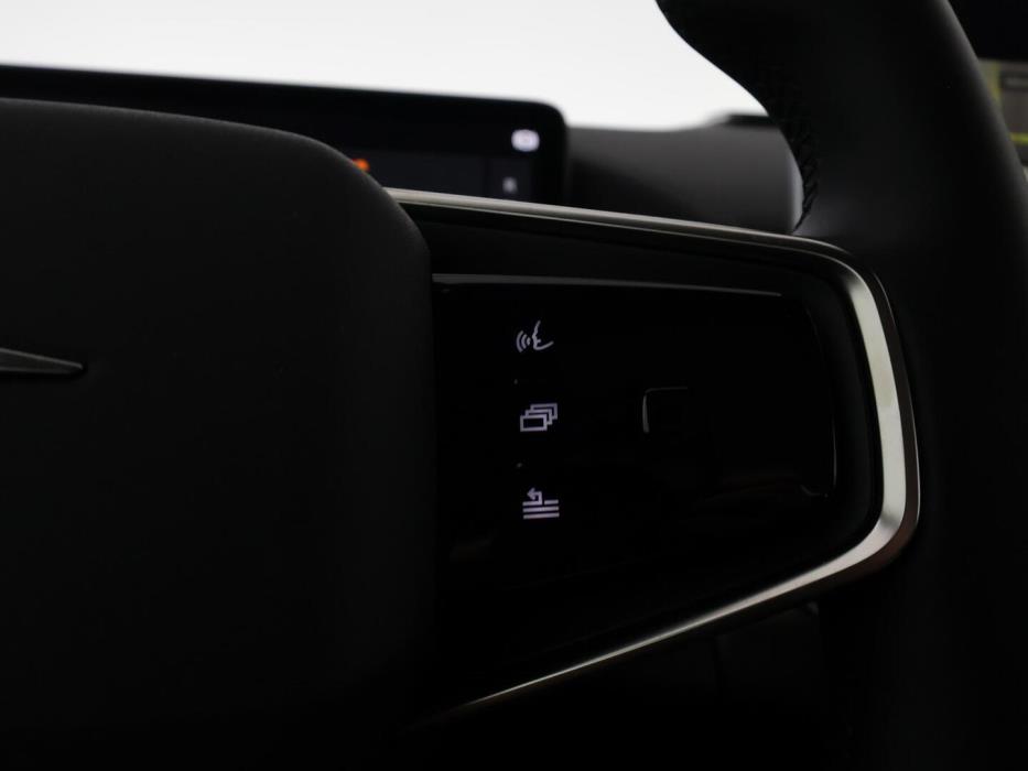 POLESTAR 4 2025