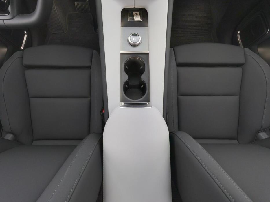 POLESTAR 4 2025