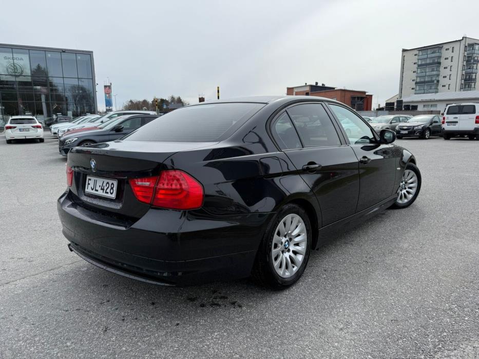 BMW 318 2010