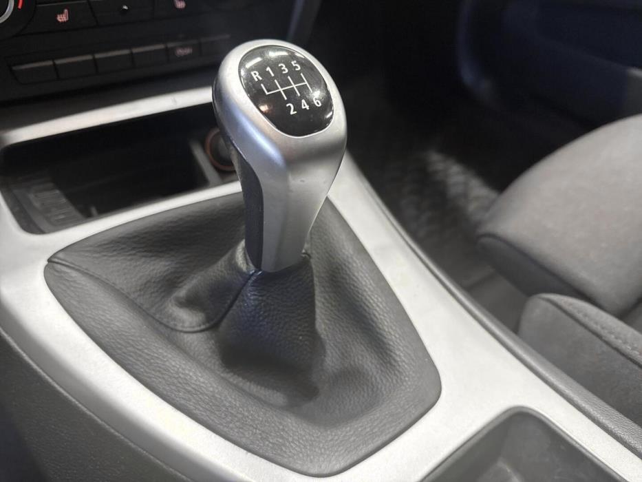 BMW 318 2010