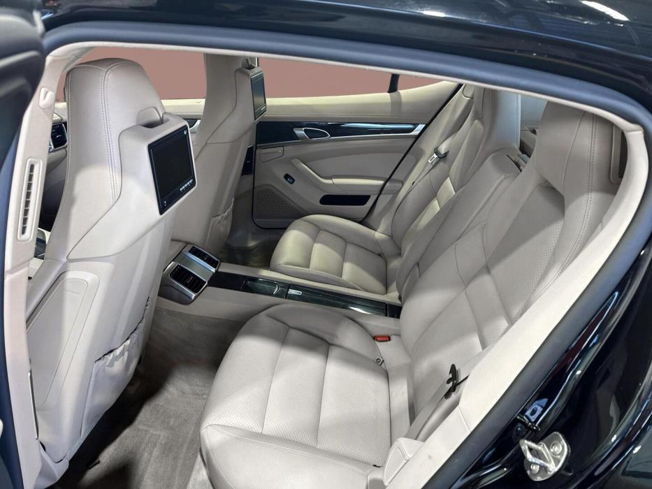 PORSCHE PANAMERA 4 2012