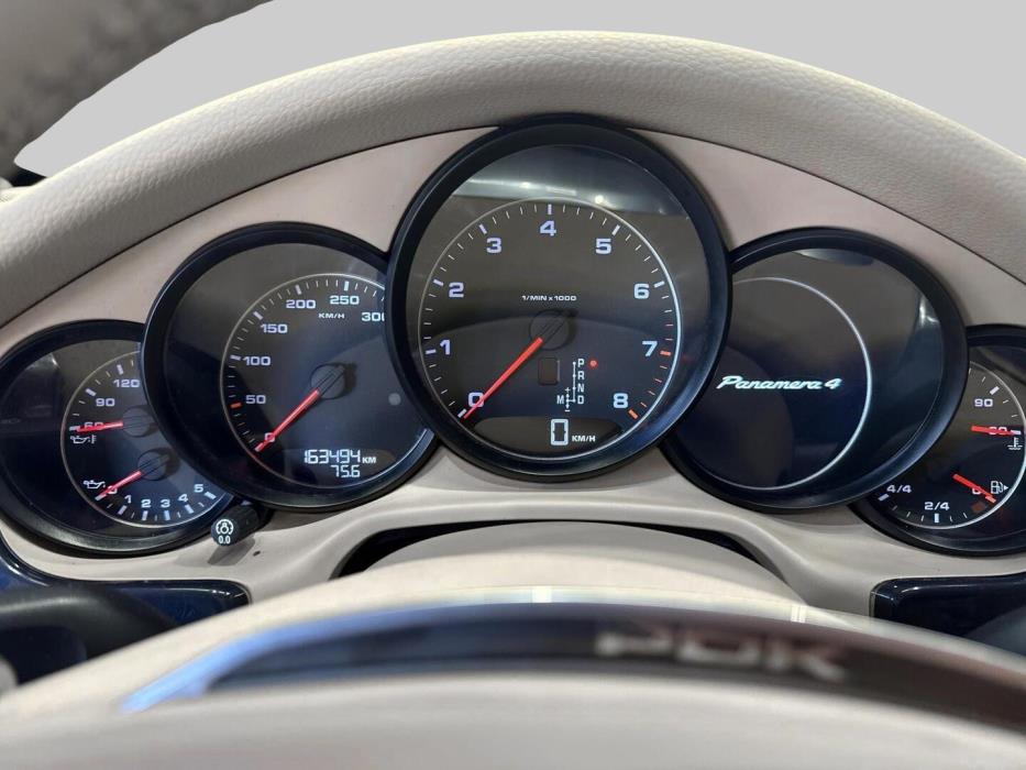 PORSCHE PANAMERA 4 2012