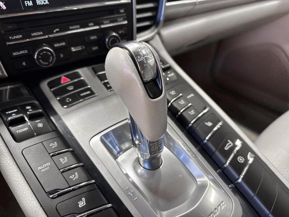 PORSCHE PANAMERA 4 2012