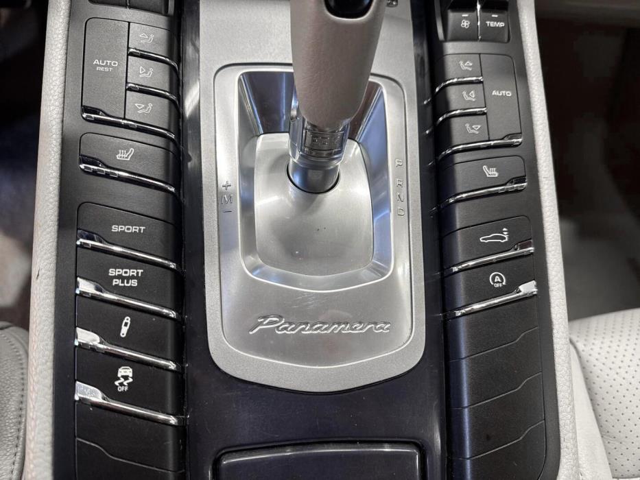 PORSCHE PANAMERA 4 2012