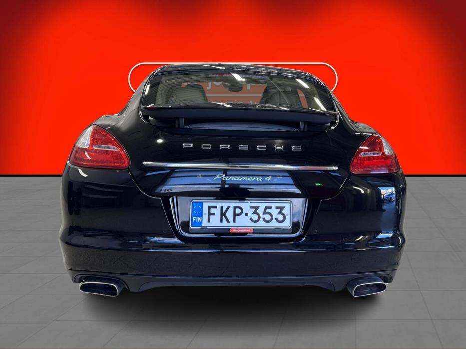 PORSCHE PANAMERA 4 2012