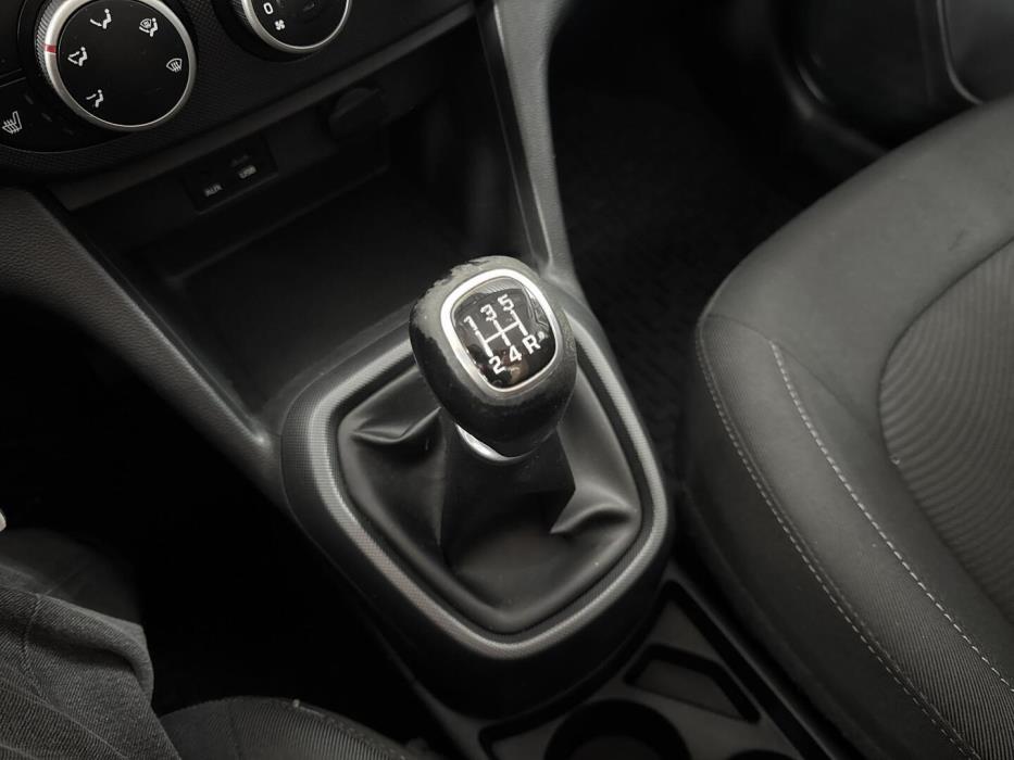 HYUNDAI i10 2017