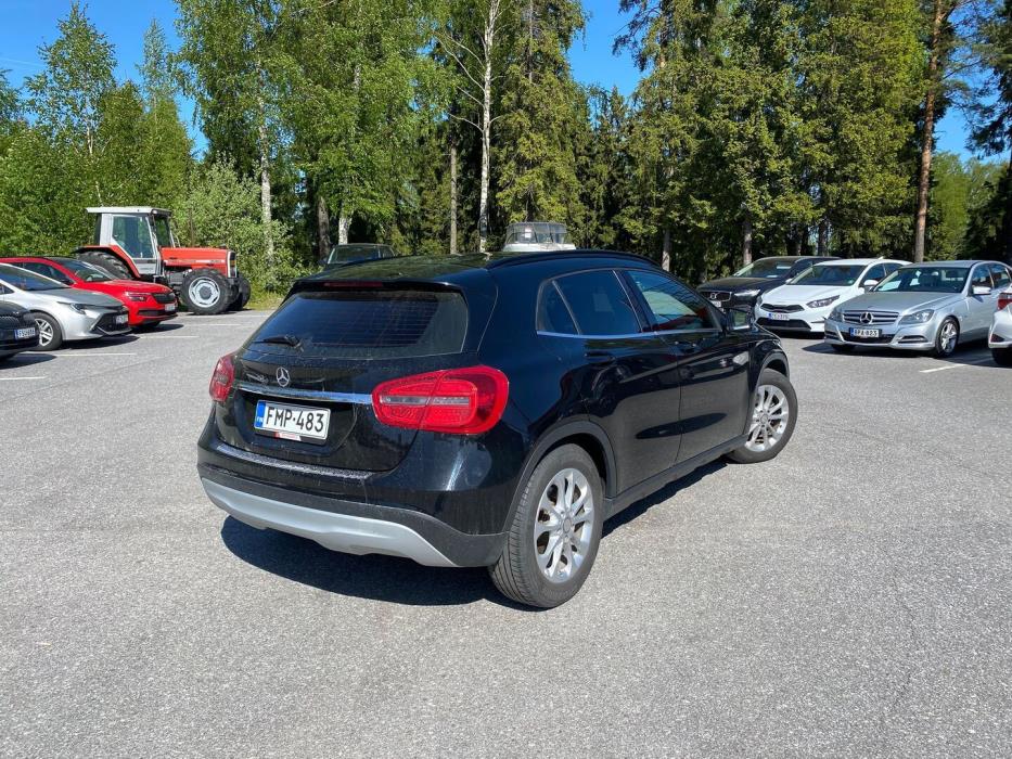MERCEDES-BENZ GLA 2015