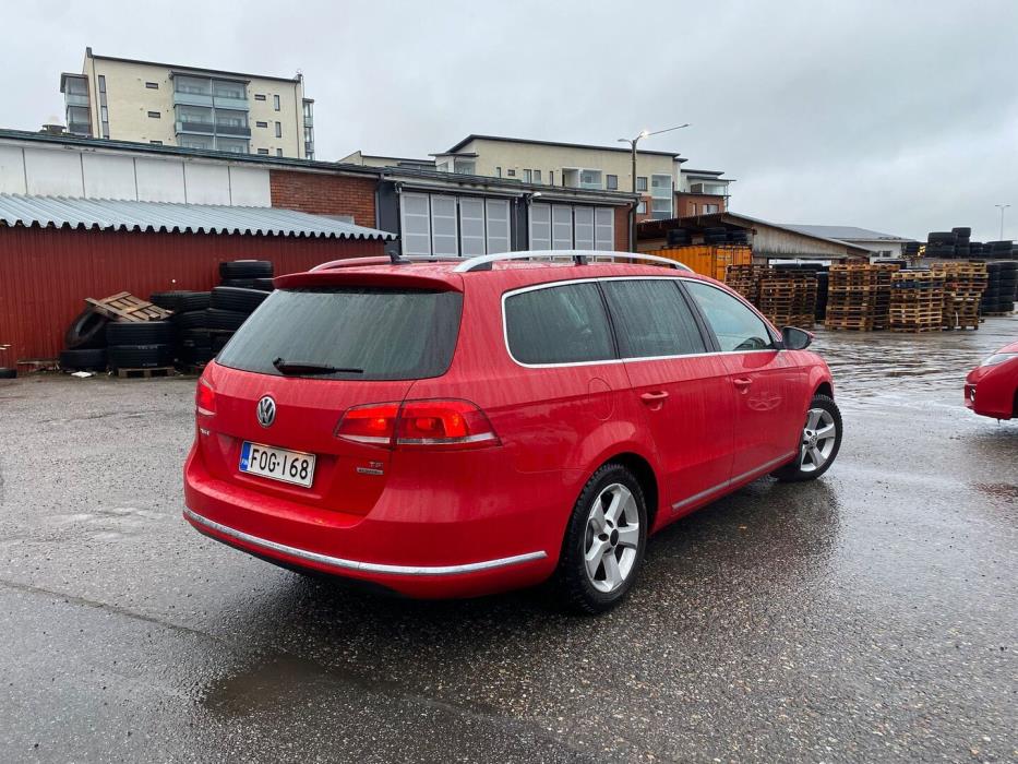 VOLKSWAGEN Passat 2011