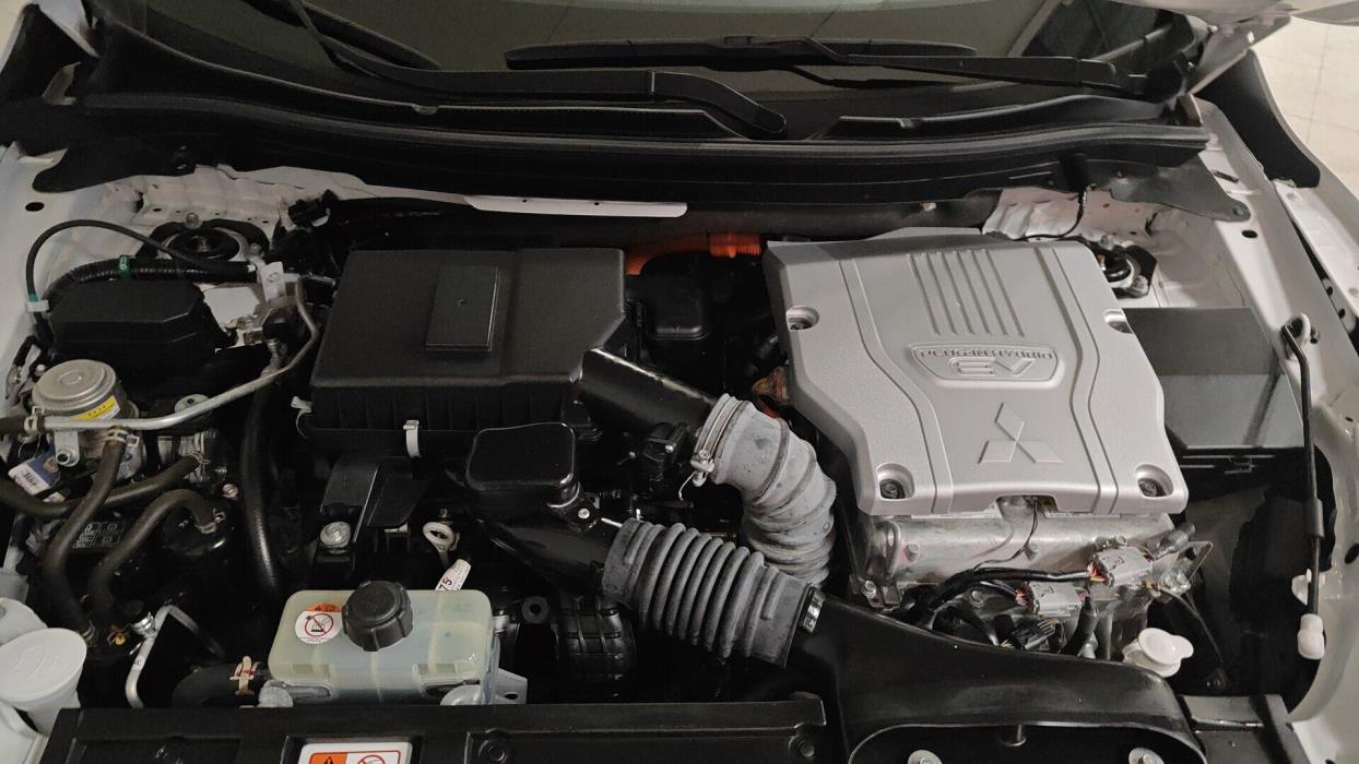 MITSUBISHI ECLIPSE CROSS 2024