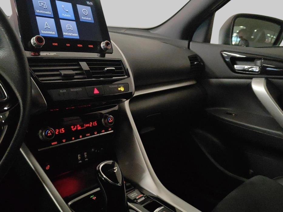 MITSUBISHI ECLIPSE CROSS 2024