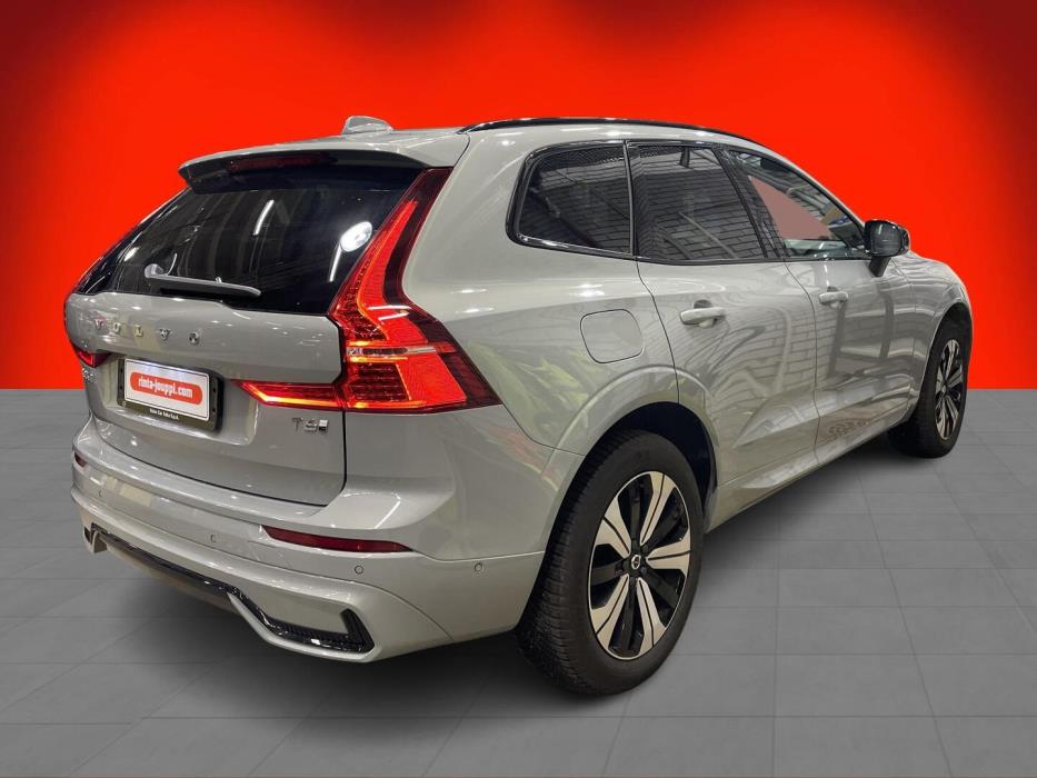 VOLVO XC60 2025