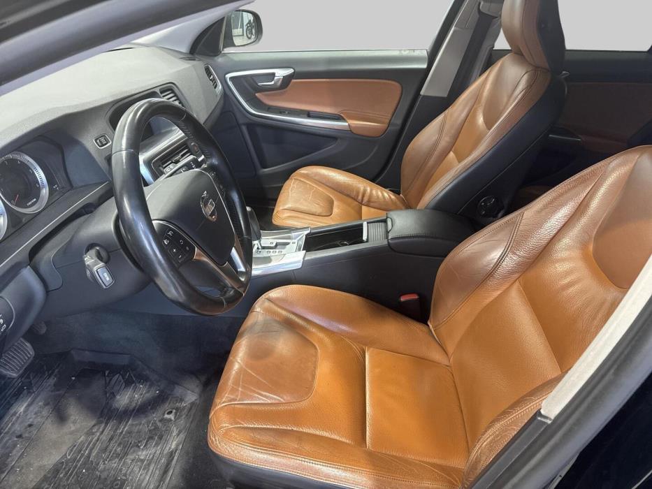 VOLVO V60 2011
