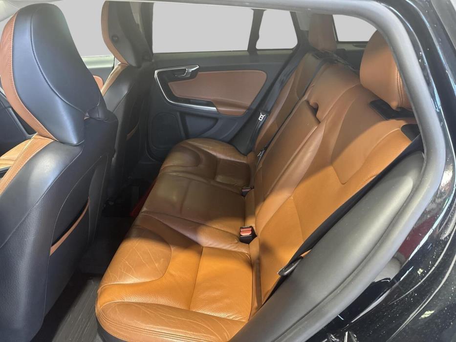 VOLVO V60 2011