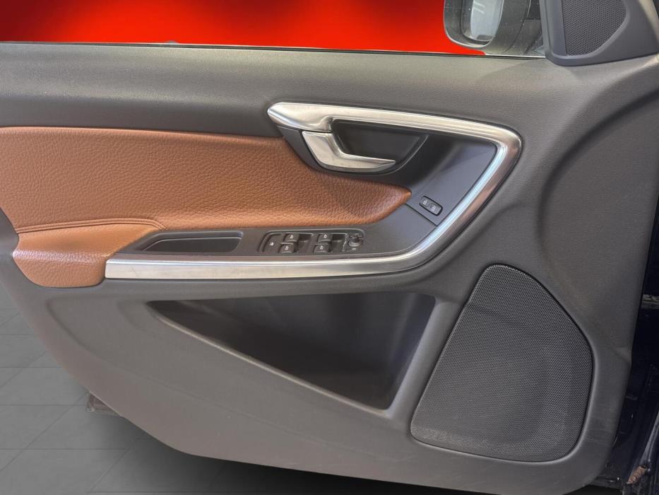 VOLVO V60 2011
