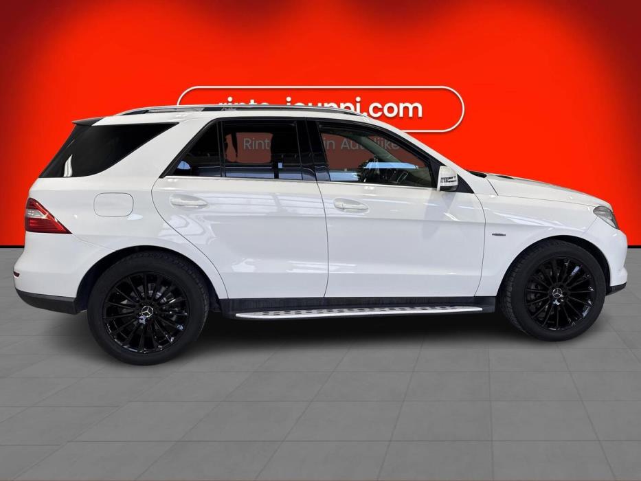 MERCEDES-BENZ ML 2011