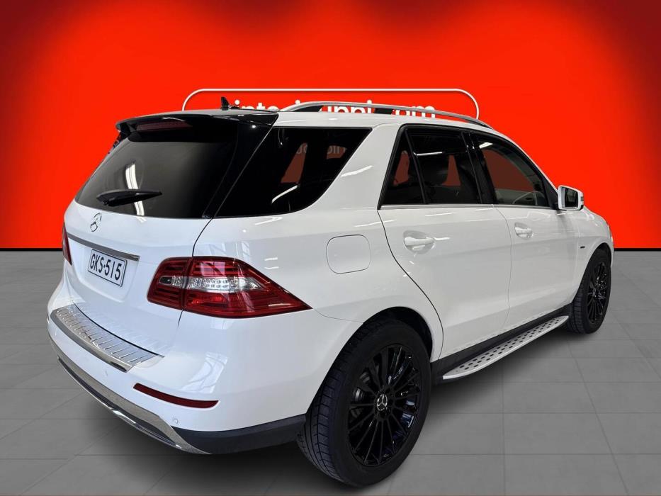 MERCEDES-BENZ ML 2011