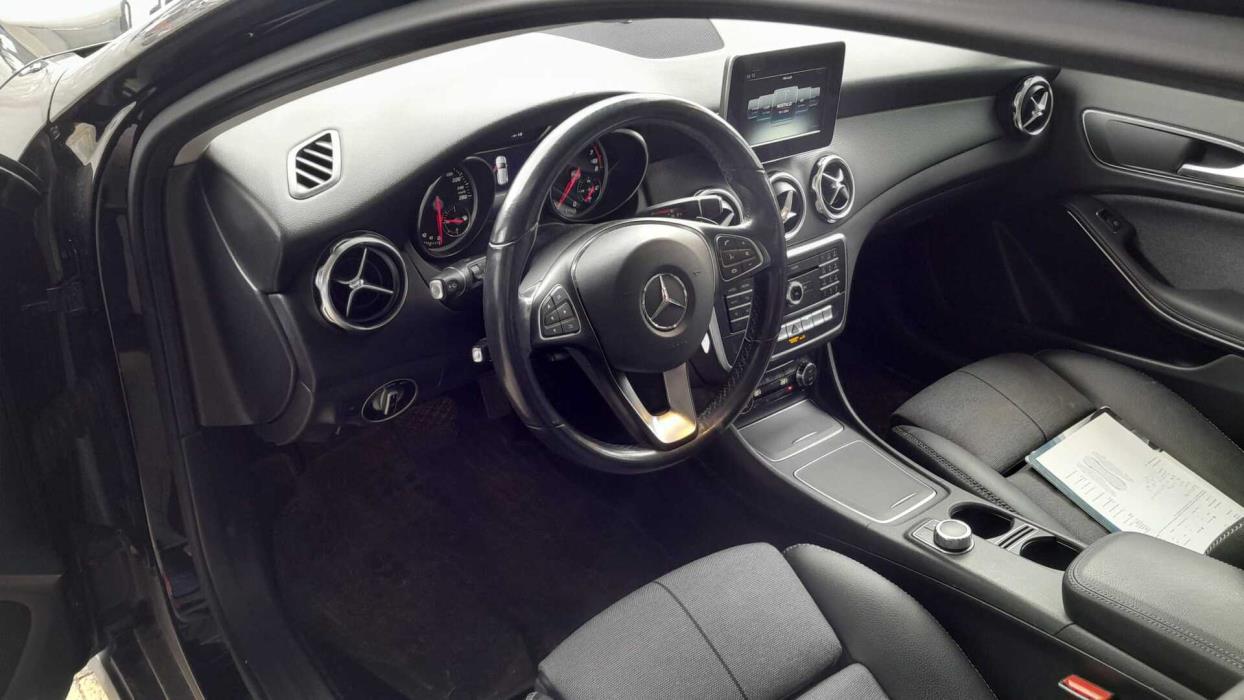 MERCEDES-BENZ GLA 2018