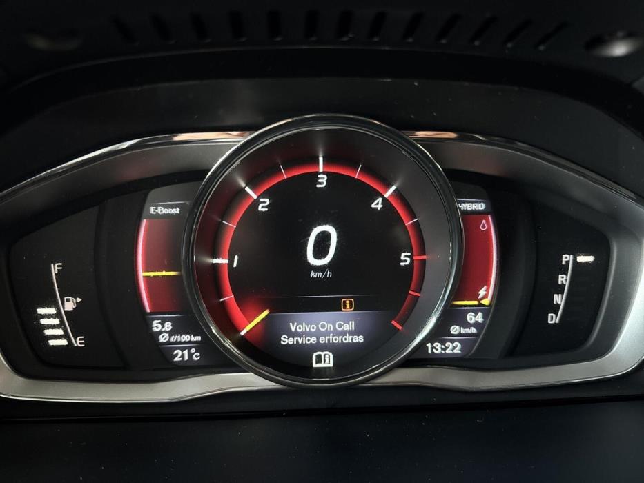 VOLVO V60 2015