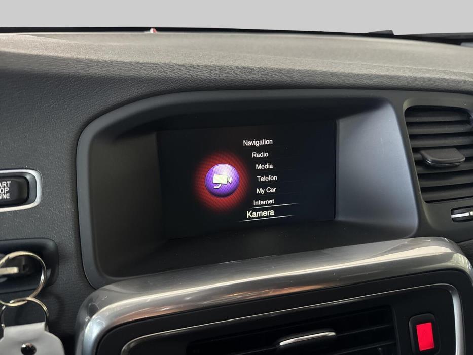VOLVO V60 2015