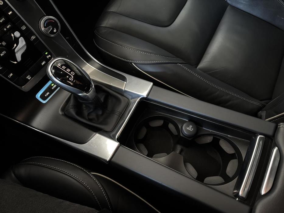 VOLVO V60 2015