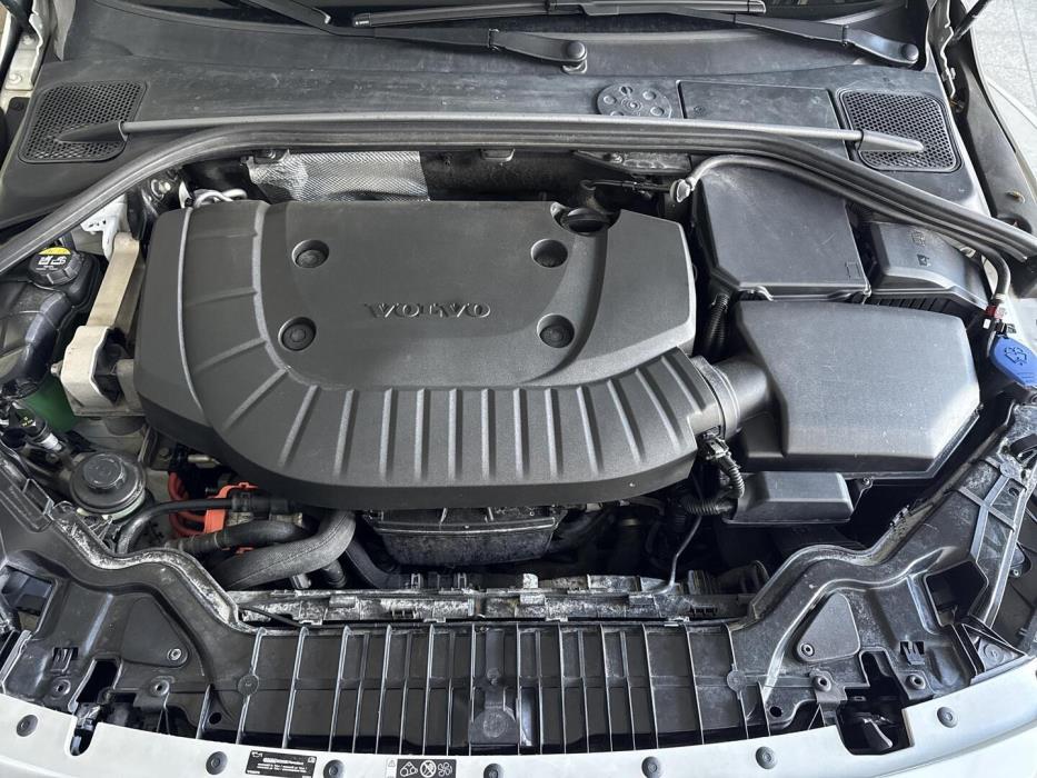 VOLVO V60 2015