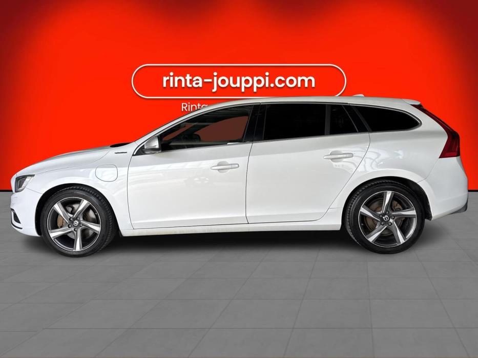 VOLVO V60 2015